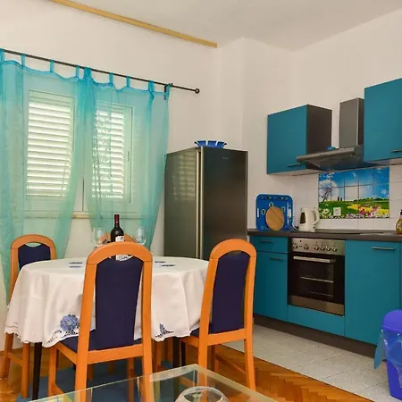 Daire Bernarda Makarska